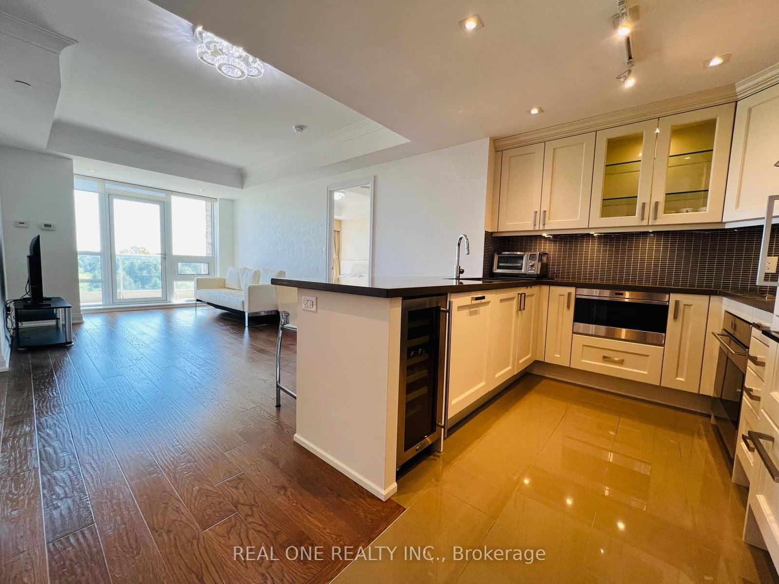 15 Stollery Pond Crescent, Unit 612 thumbnail 5