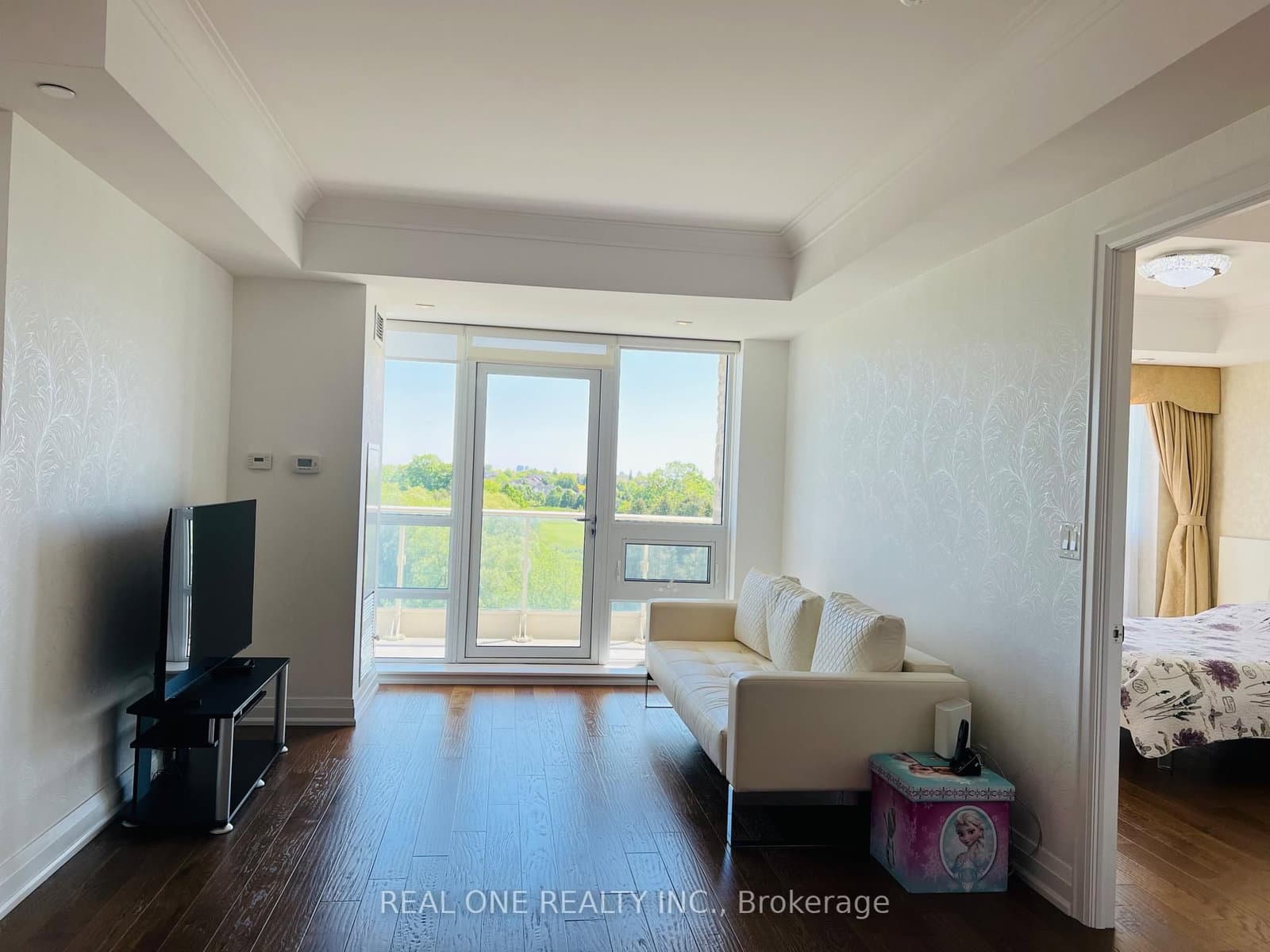 15 Stollery Pond Crescent, Unit 612 thumbnail 6