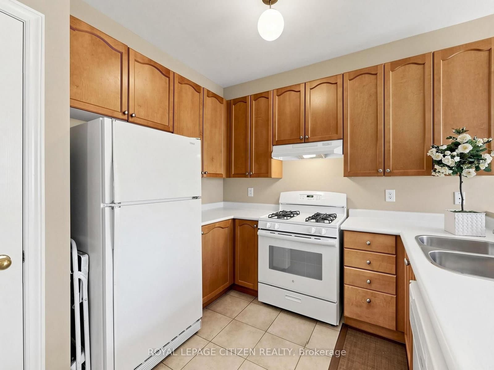 23 Planter Crescent, Unit Upper thumbnail 6