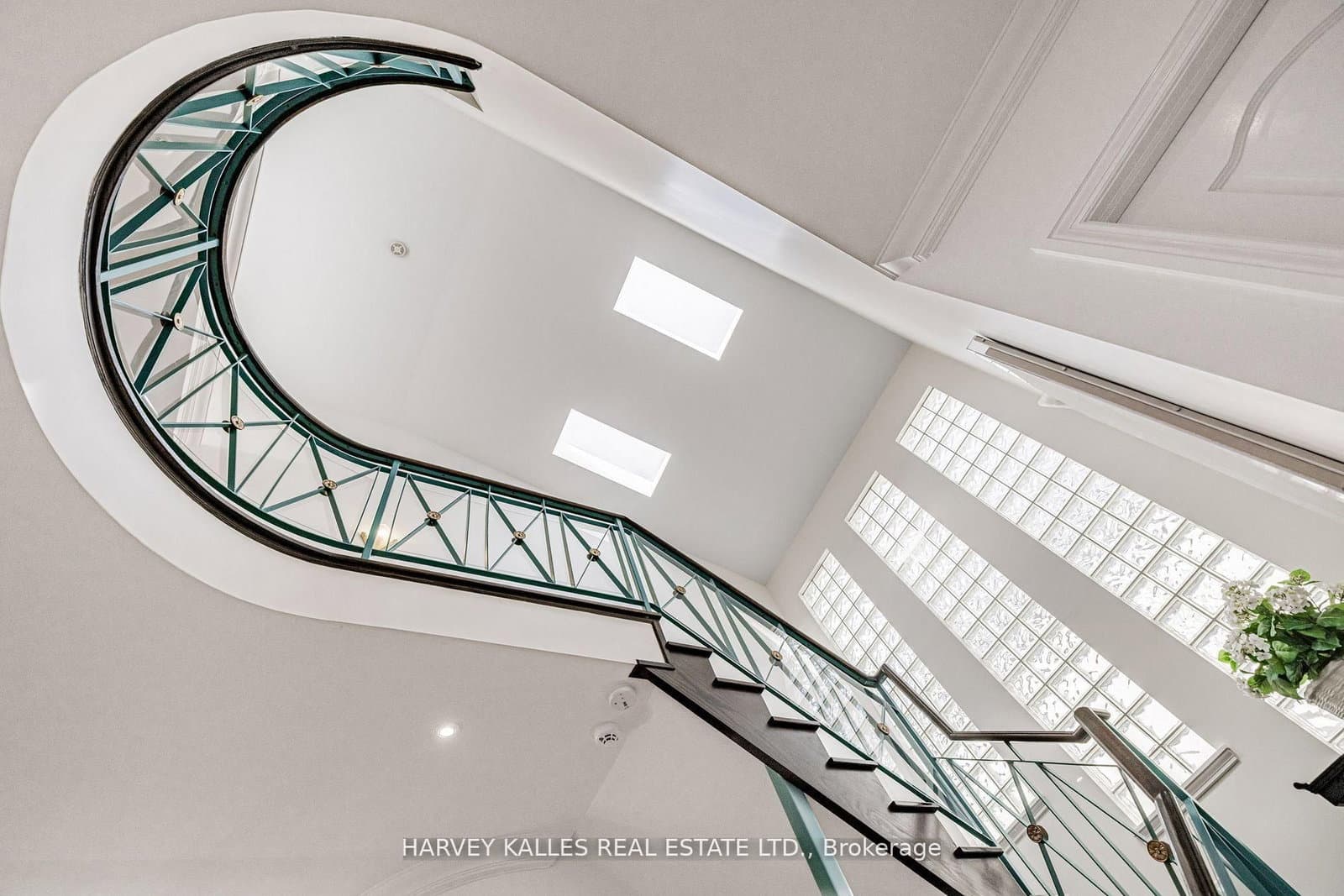 145 Rodeo Drive thumbnail 24