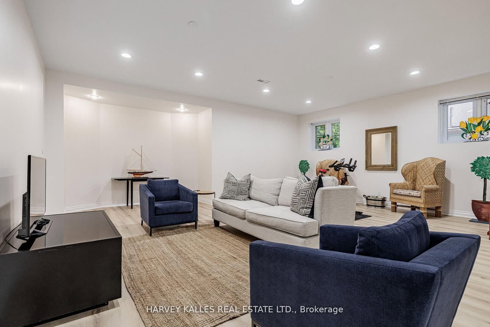 145 Rodeo Drive thumbnail 41