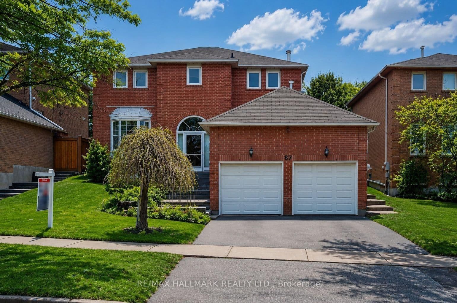 87 Autumn Way - Image 1