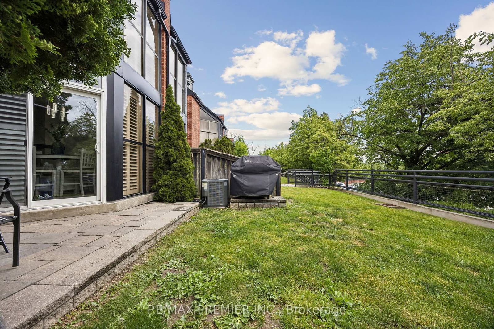 100 Arbors Lane, Unit 8 thumbnail 21