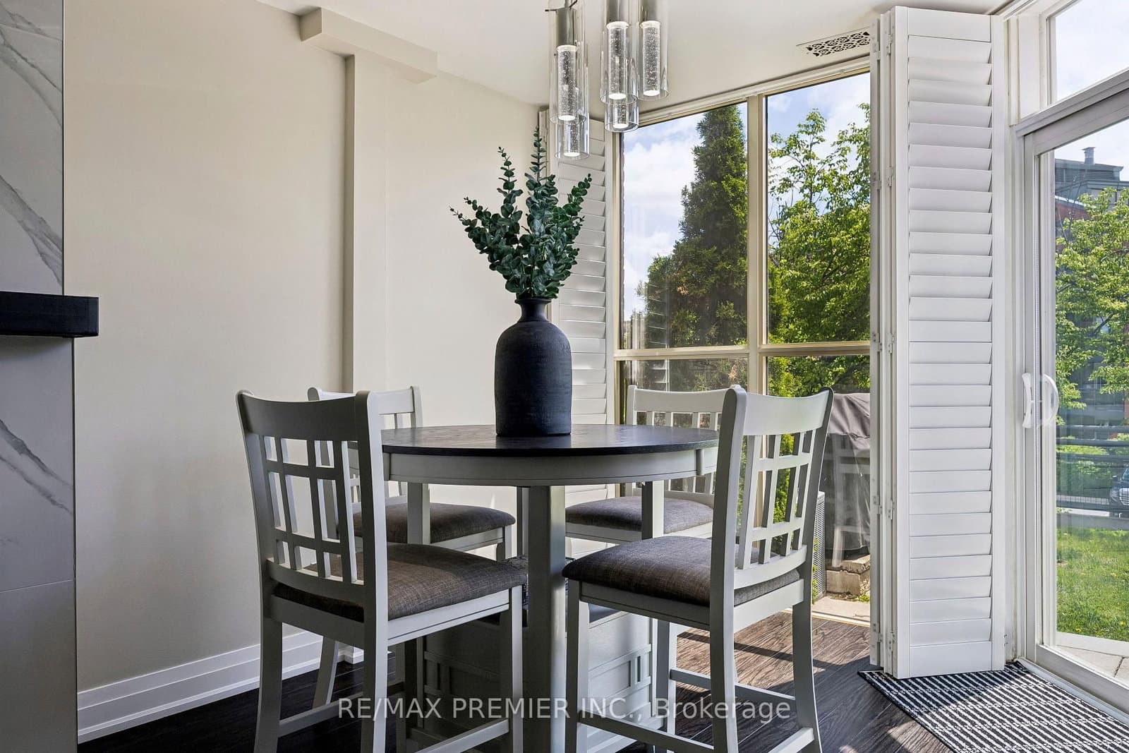 100 Arbors Lane, Unit 8 thumbnail 5