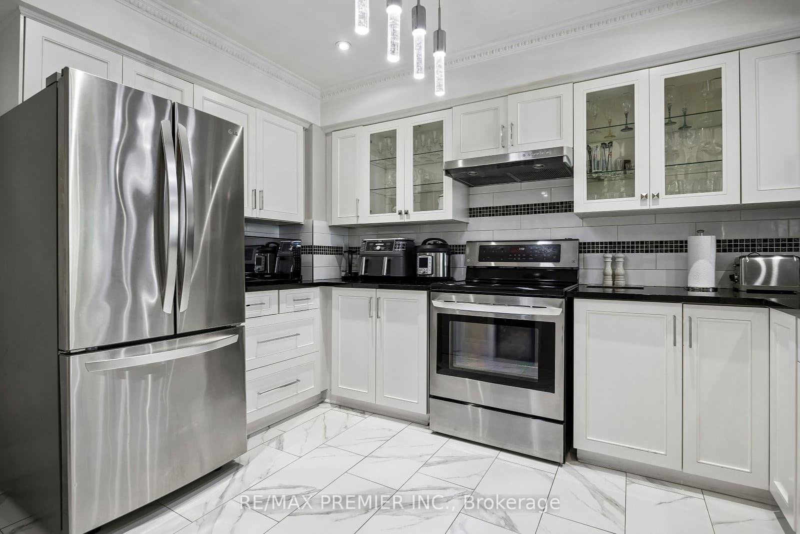 100 Arbors Lane, Unit 8 thumbnail 6