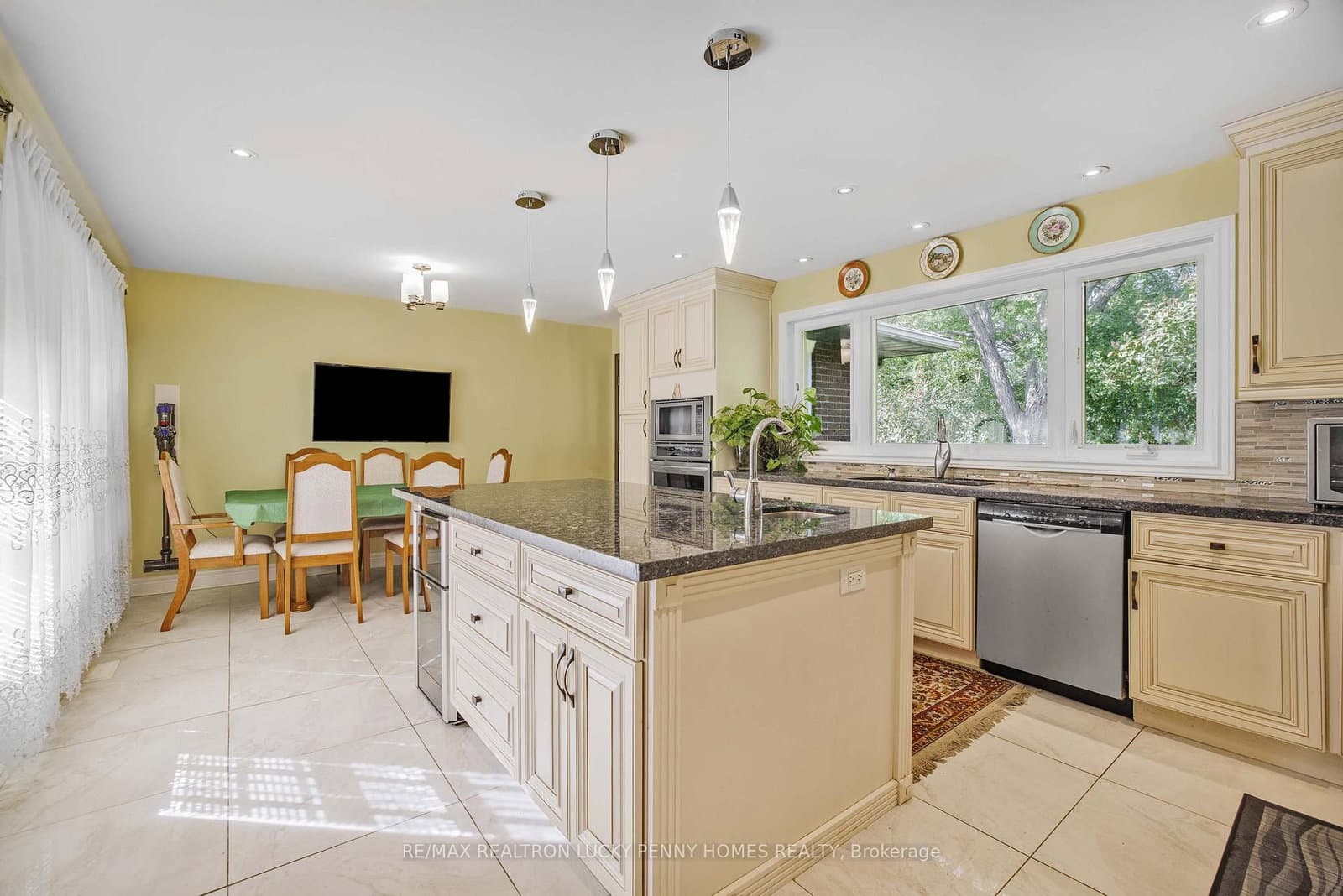 9799 Warden Avenue thumbnail 11