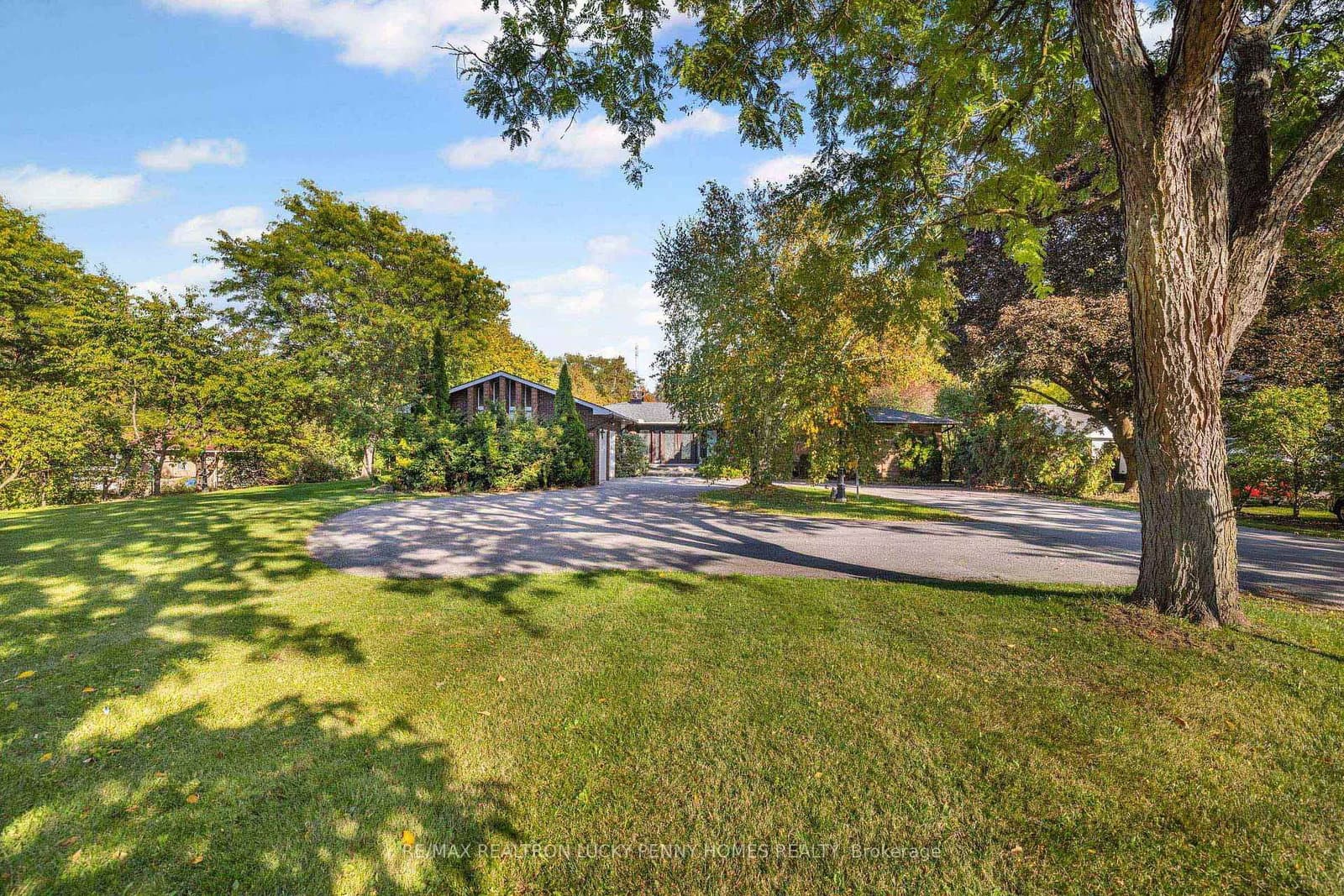 9799 Warden Avenue thumbnail 4