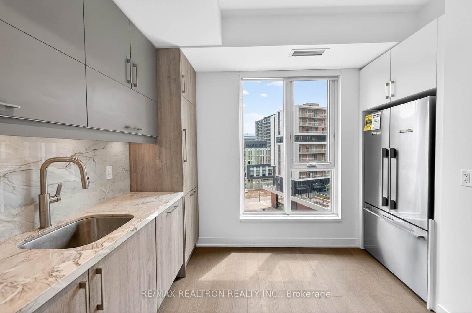 38 Simcoe Promenade, Unit C909 thumbnail 11