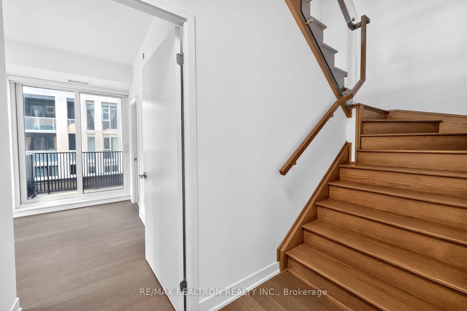38 Simcoe Promenade, Unit C909 thumbnail 16