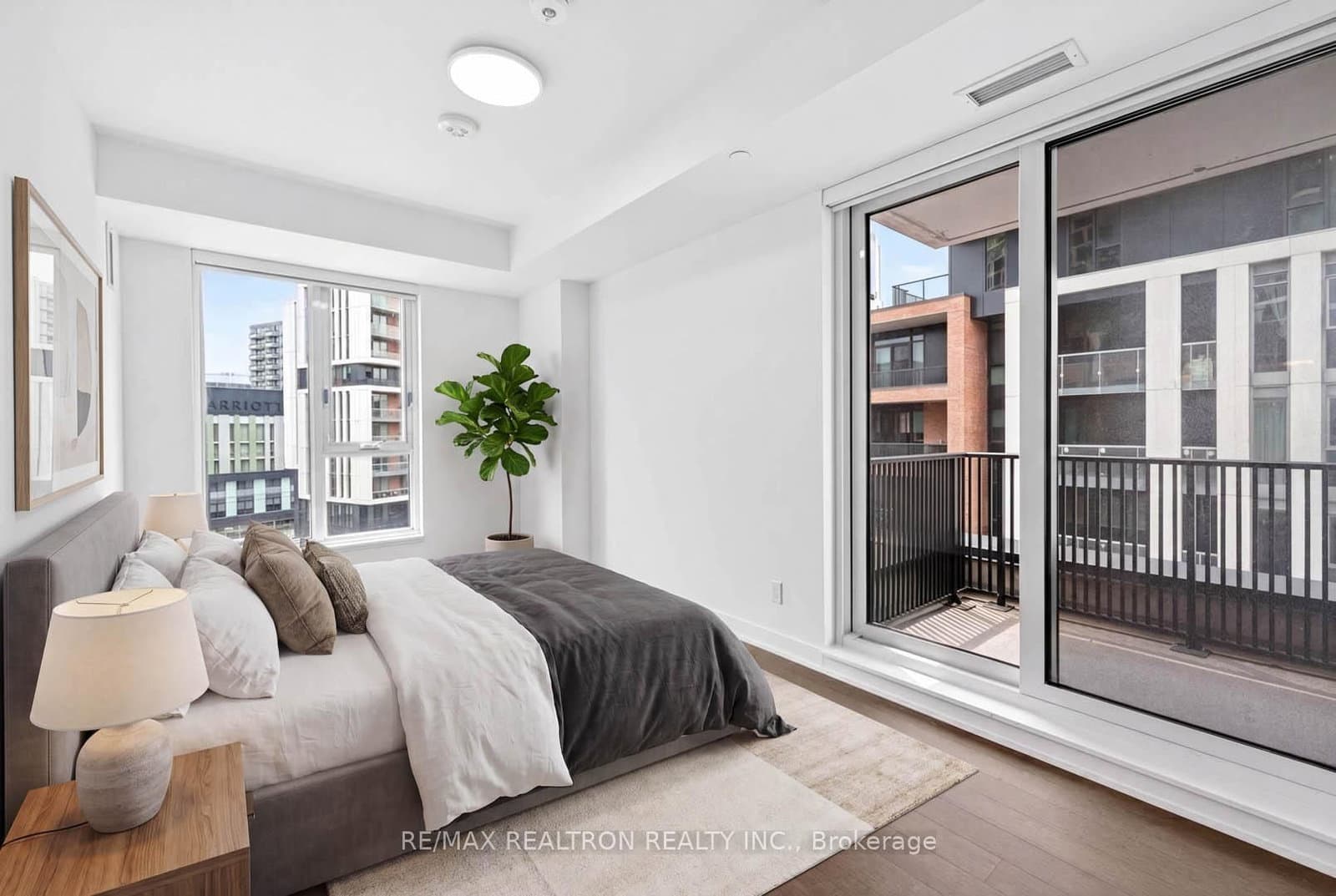 38 Simcoe Promenade, Unit C909 thumbnail 17