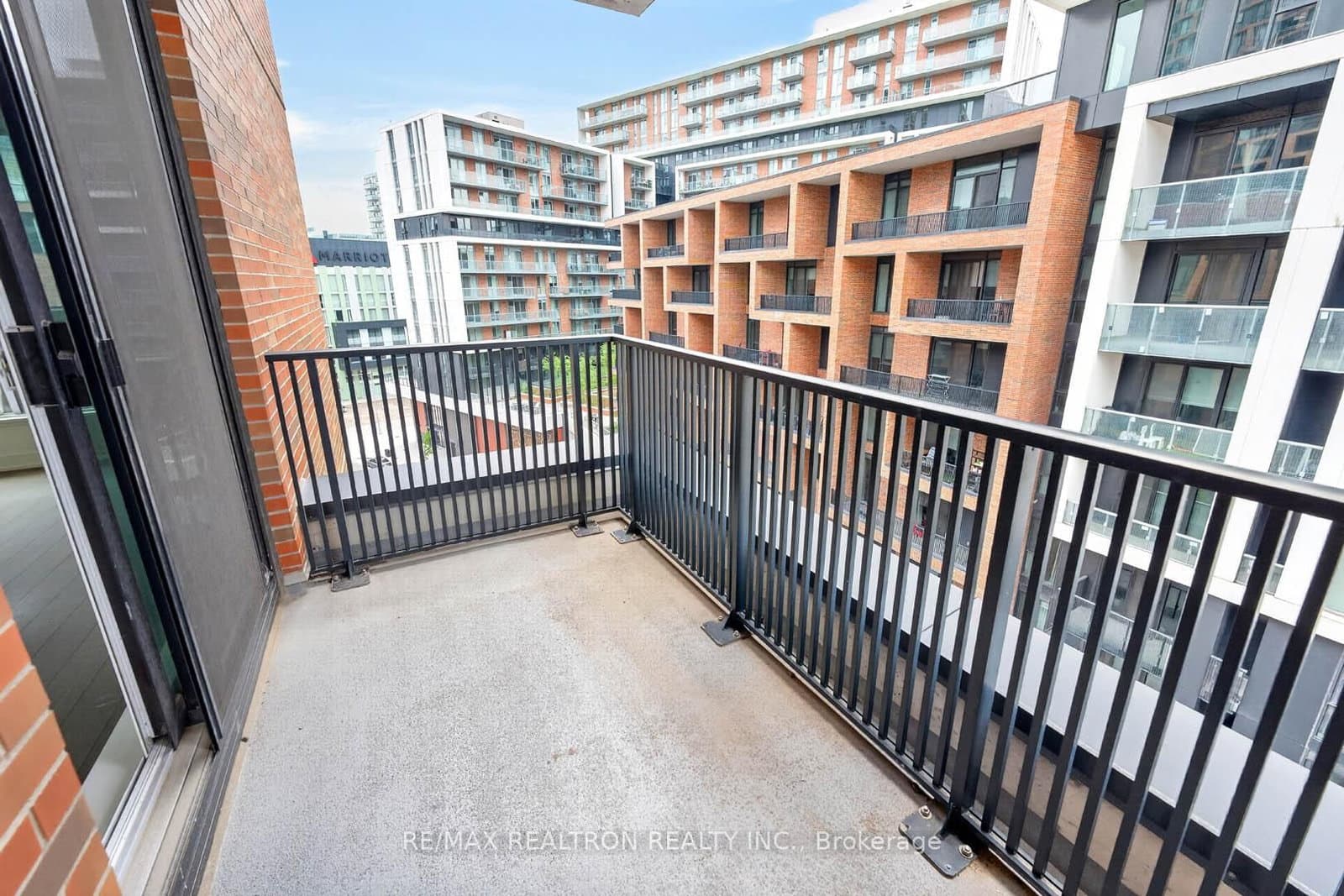 38 Simcoe Promenade, Unit C909 thumbnail 22