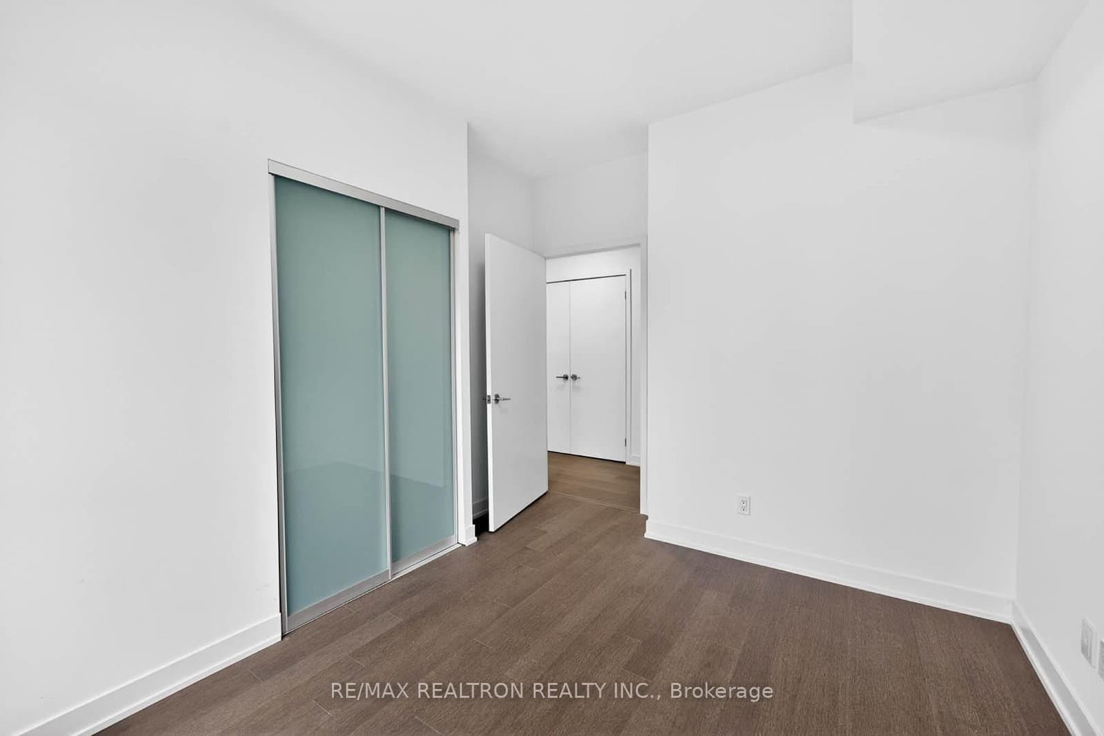 38 Simcoe Promenade, Unit C909 thumbnail 27