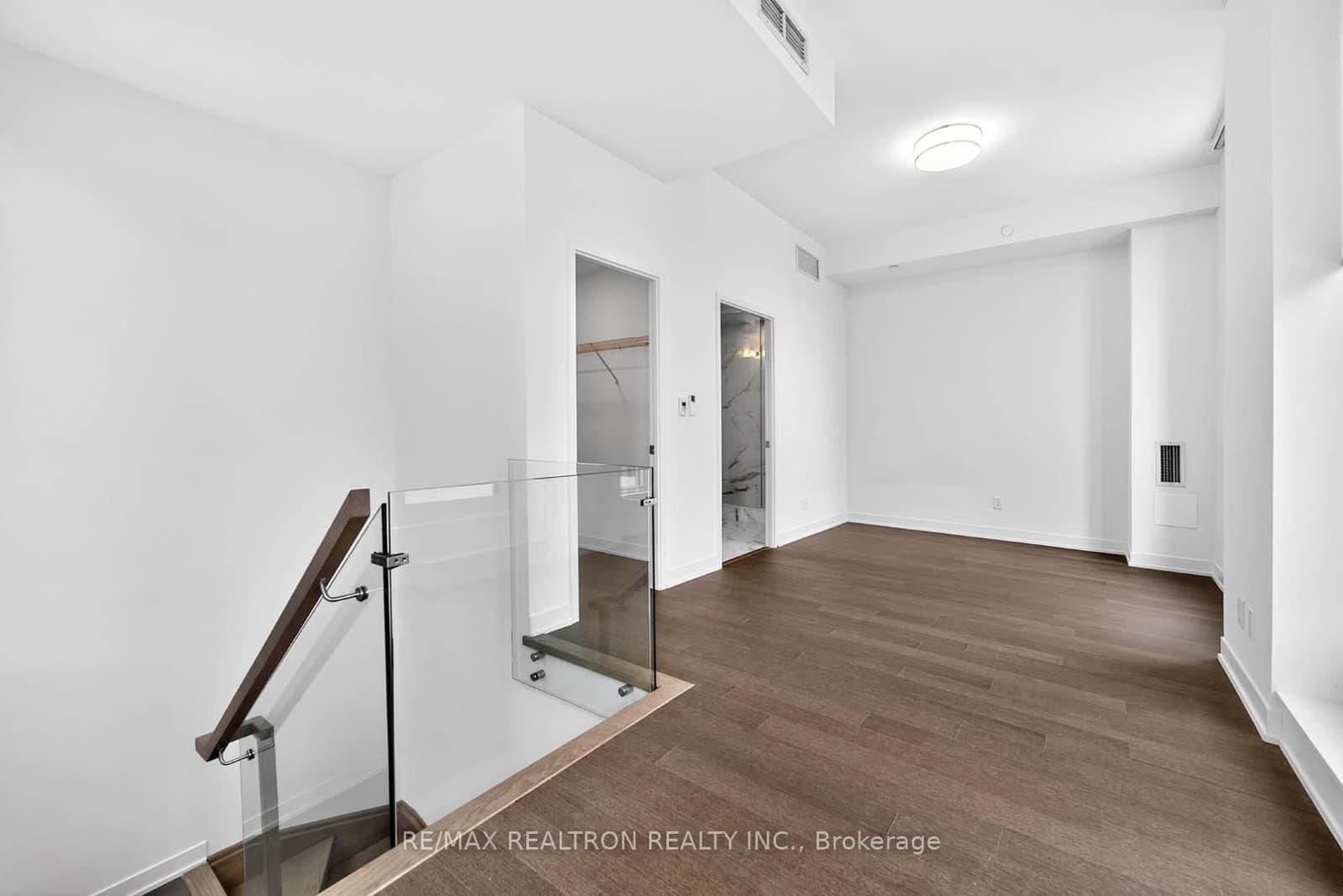 38 Simcoe Promenade, Unit C909 thumbnail 33