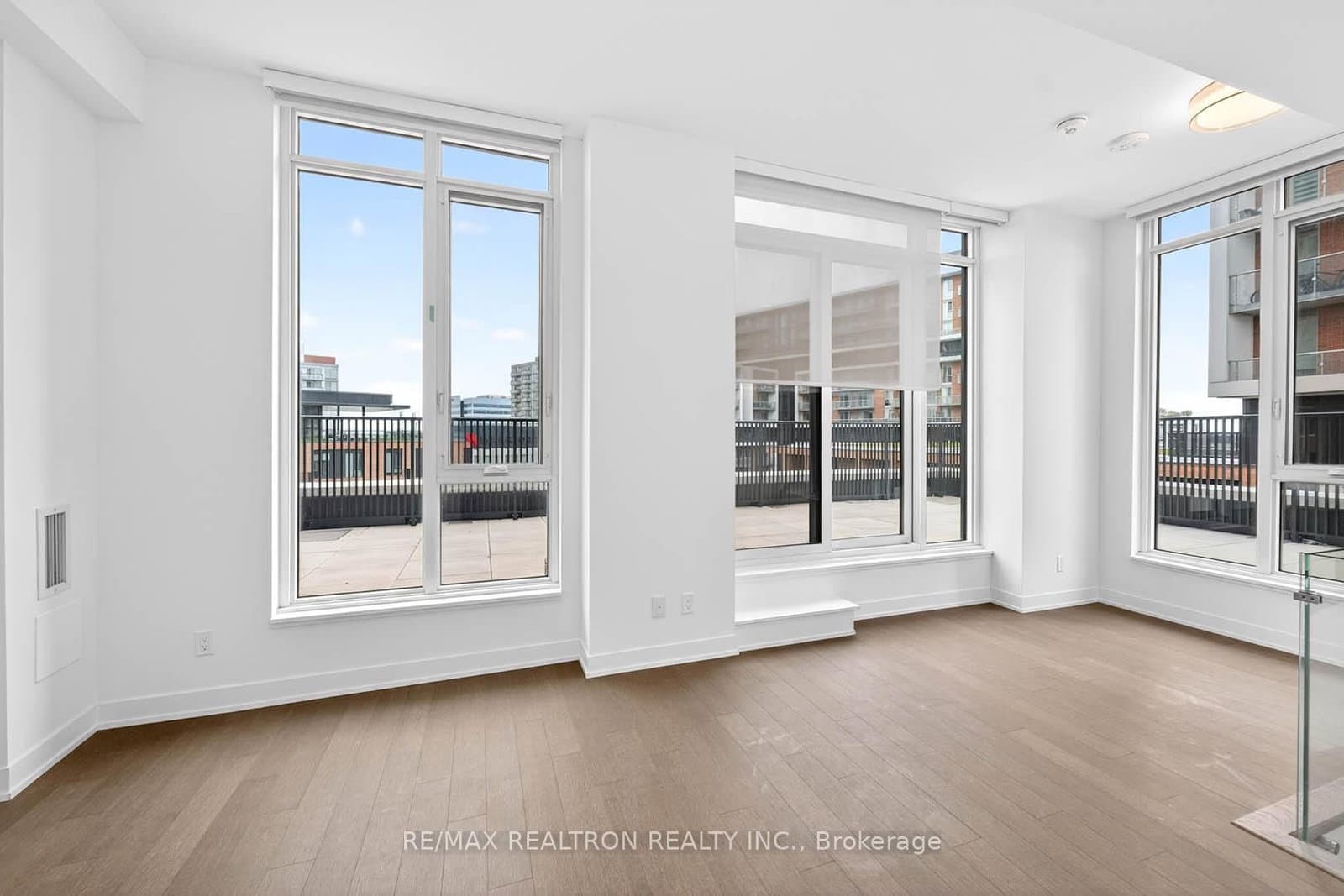 38 Simcoe Promenade, Unit C909 thumbnail 37