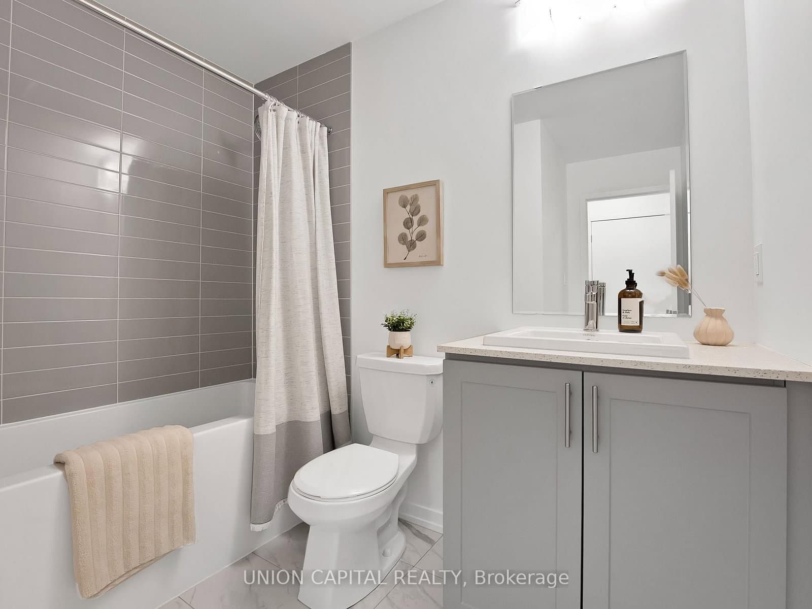 26 Lytham Green Circle, Unit 6 thumbnail 14