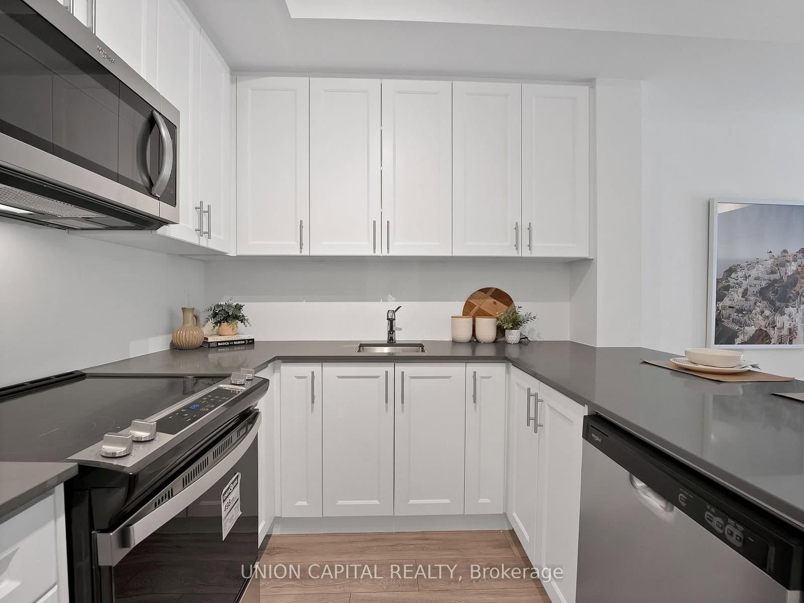 26 Lytham Green Circle, Unit 6 thumbnail 7