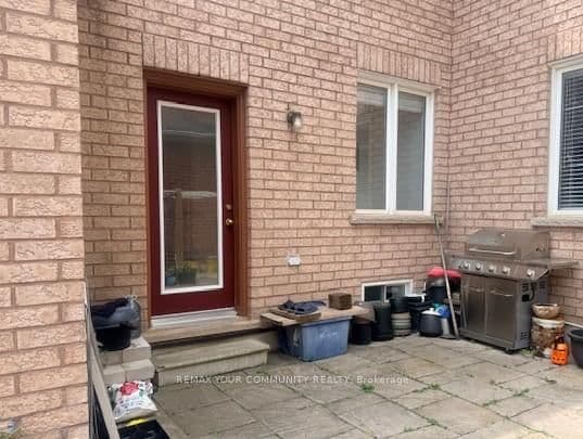 8 Hikers Lane, Unit Bsmt thumbnail 4