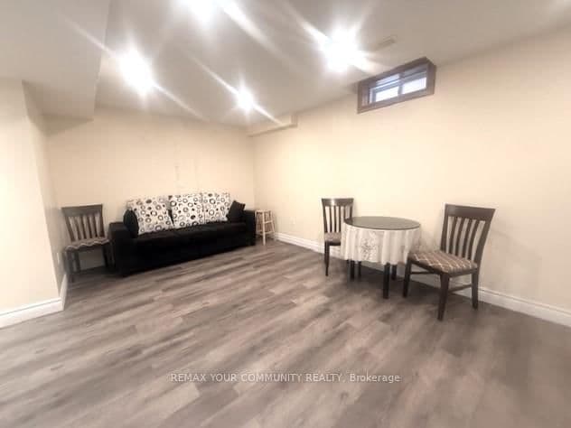 8 Hikers Lane, Unit Bsmt thumbnail 5
