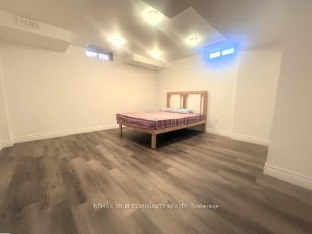 8 Hikers Lane, Unit Bsmt thumbnail 9
