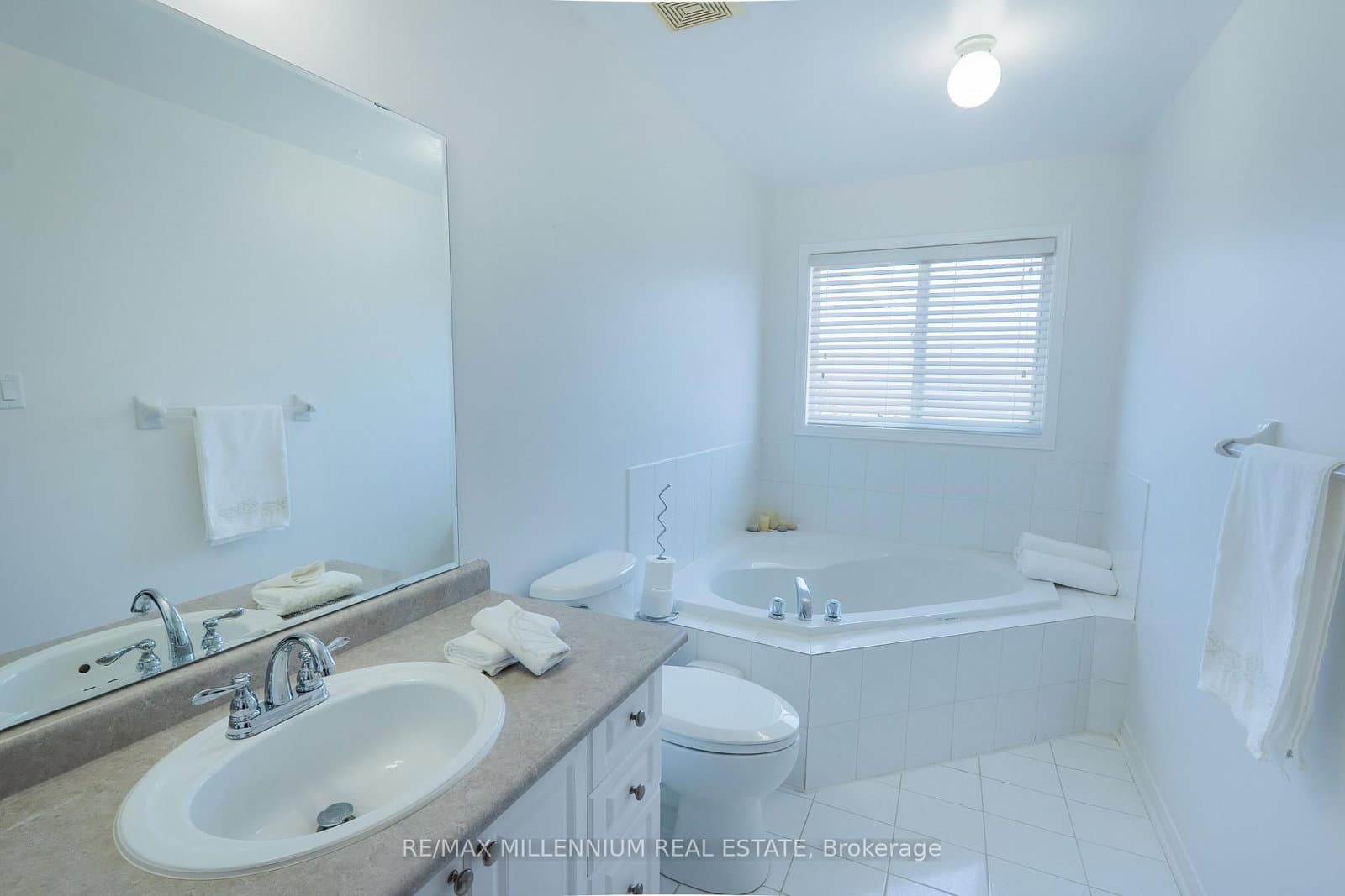 90 Ronan Crescent thumbnail 19