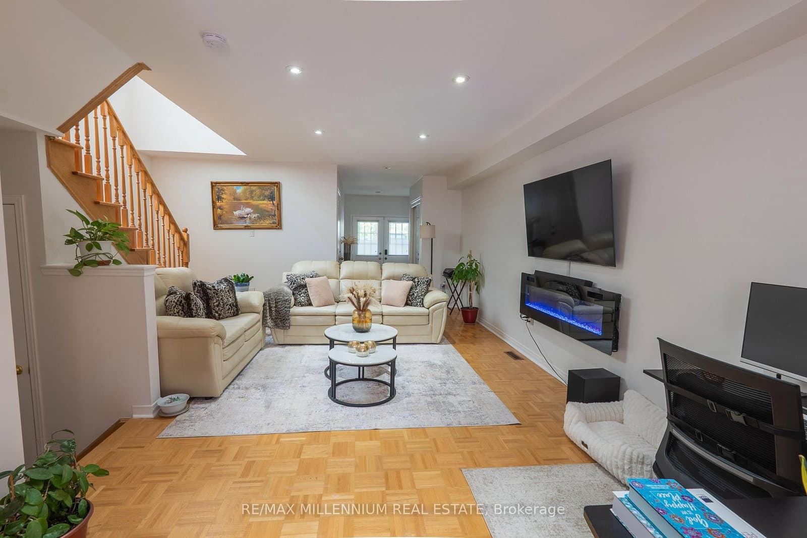 90 Ronan Crescent thumbnail 4