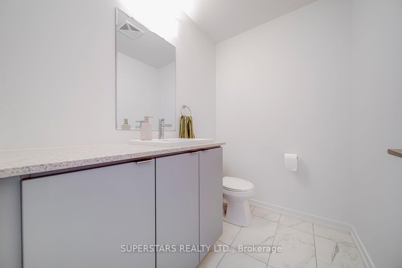 18 Lytham Green Circle, Unit 12 thumbnail 10