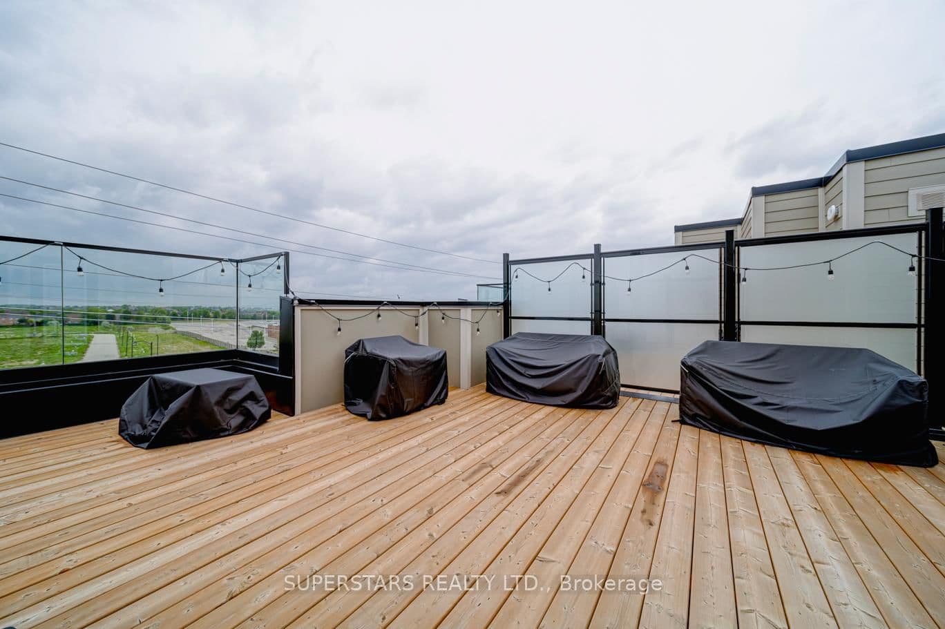 18 Lytham Green Circle, Unit 12 thumbnail 17