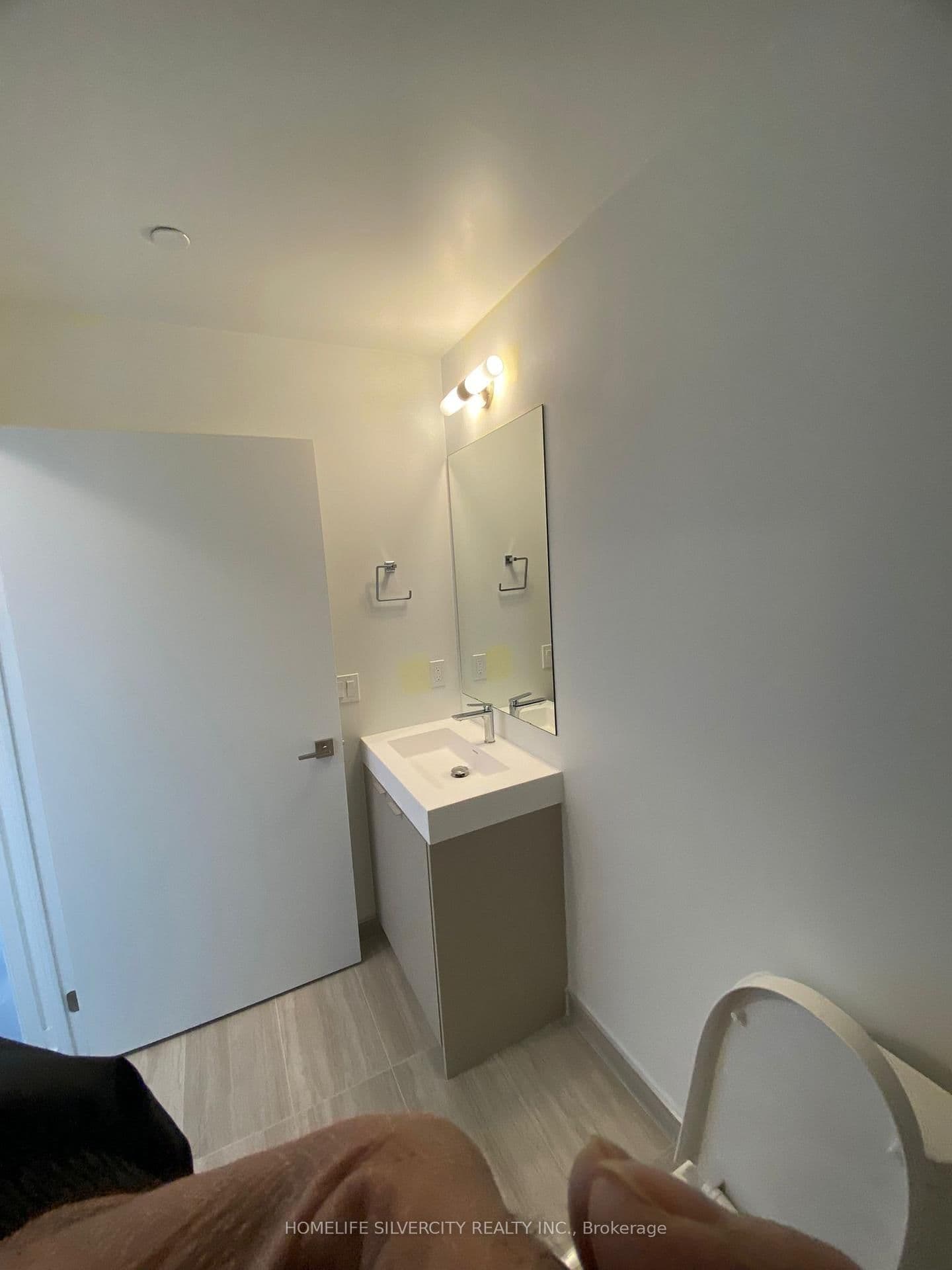 474 Caldari Road, Unit 313 thumbnail 3