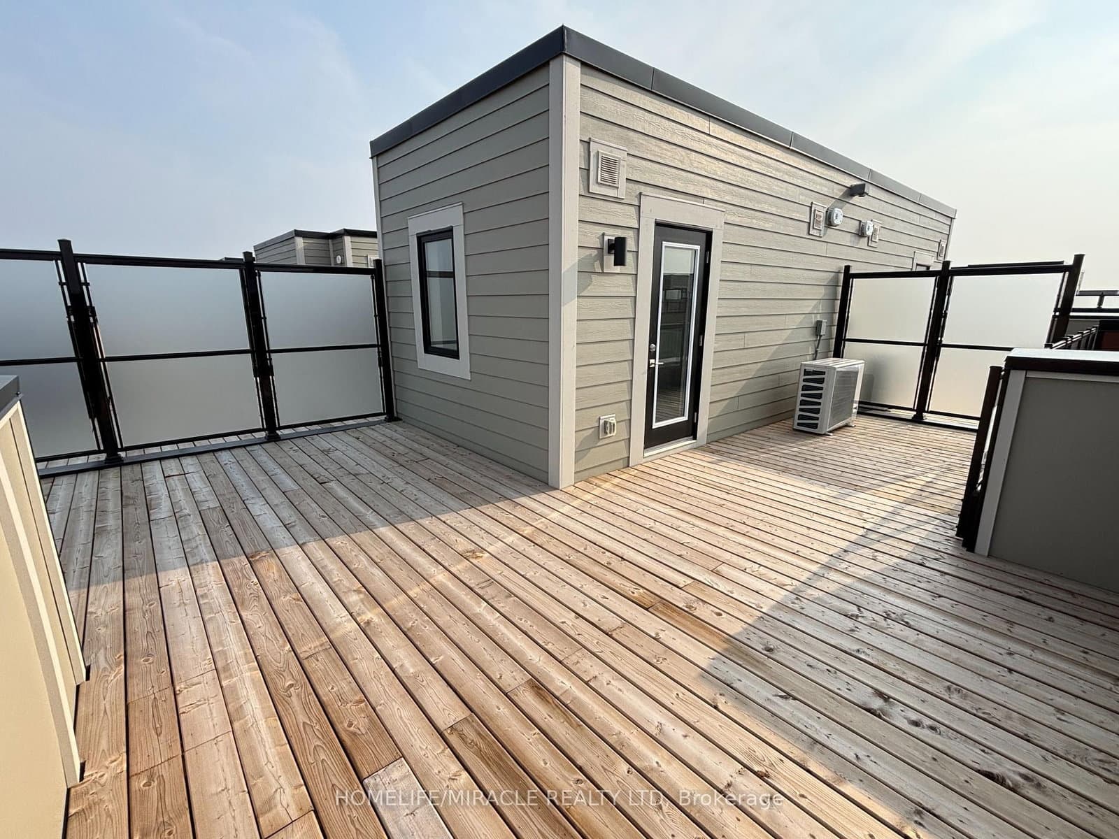 17 Lytham Green Circle, Unit 26 thumbnail 23