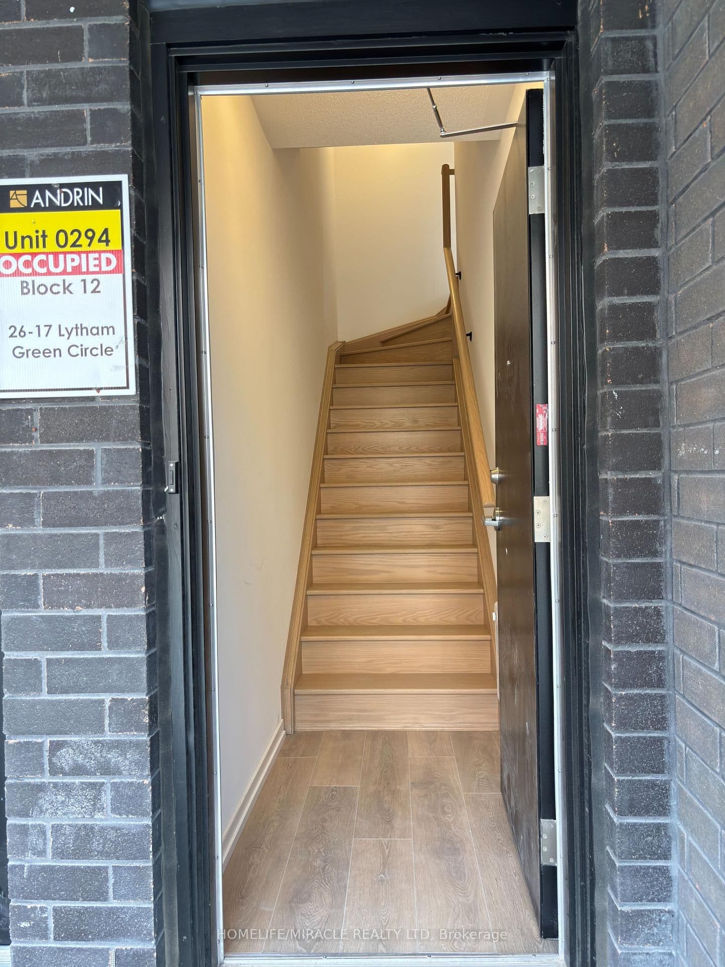 17 Lytham Green Circle, Unit 26 thumbnail 5