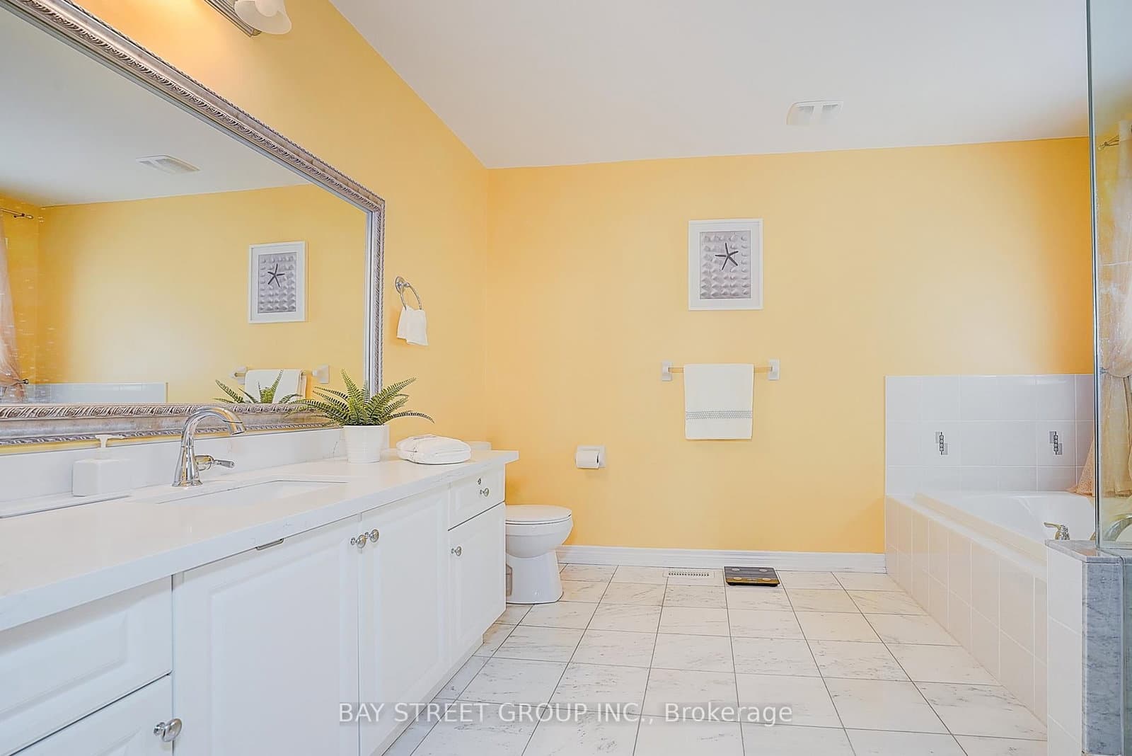 90 Gable Avenue thumbnail 28