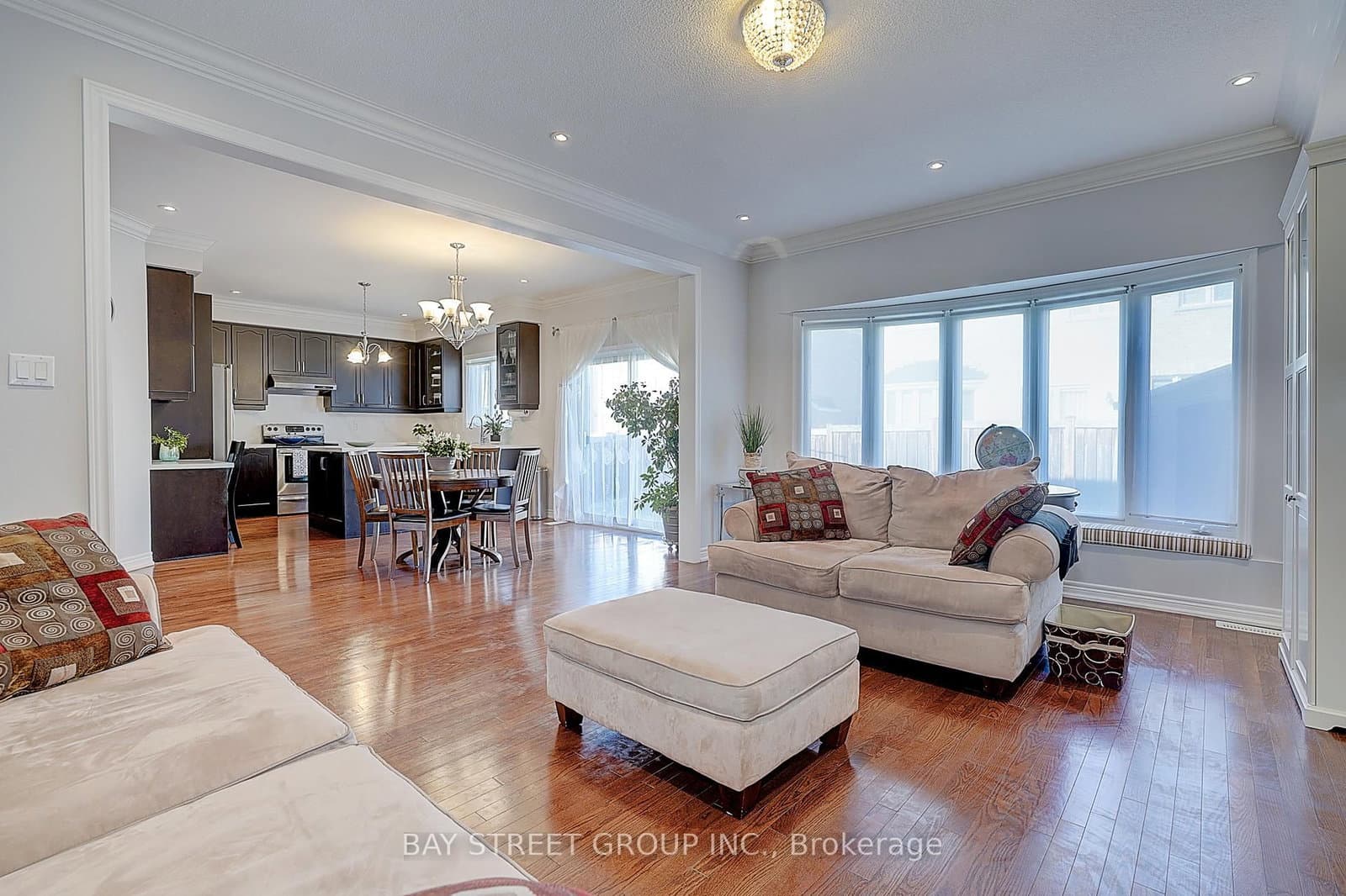 90 Gable Avenue thumbnail 9