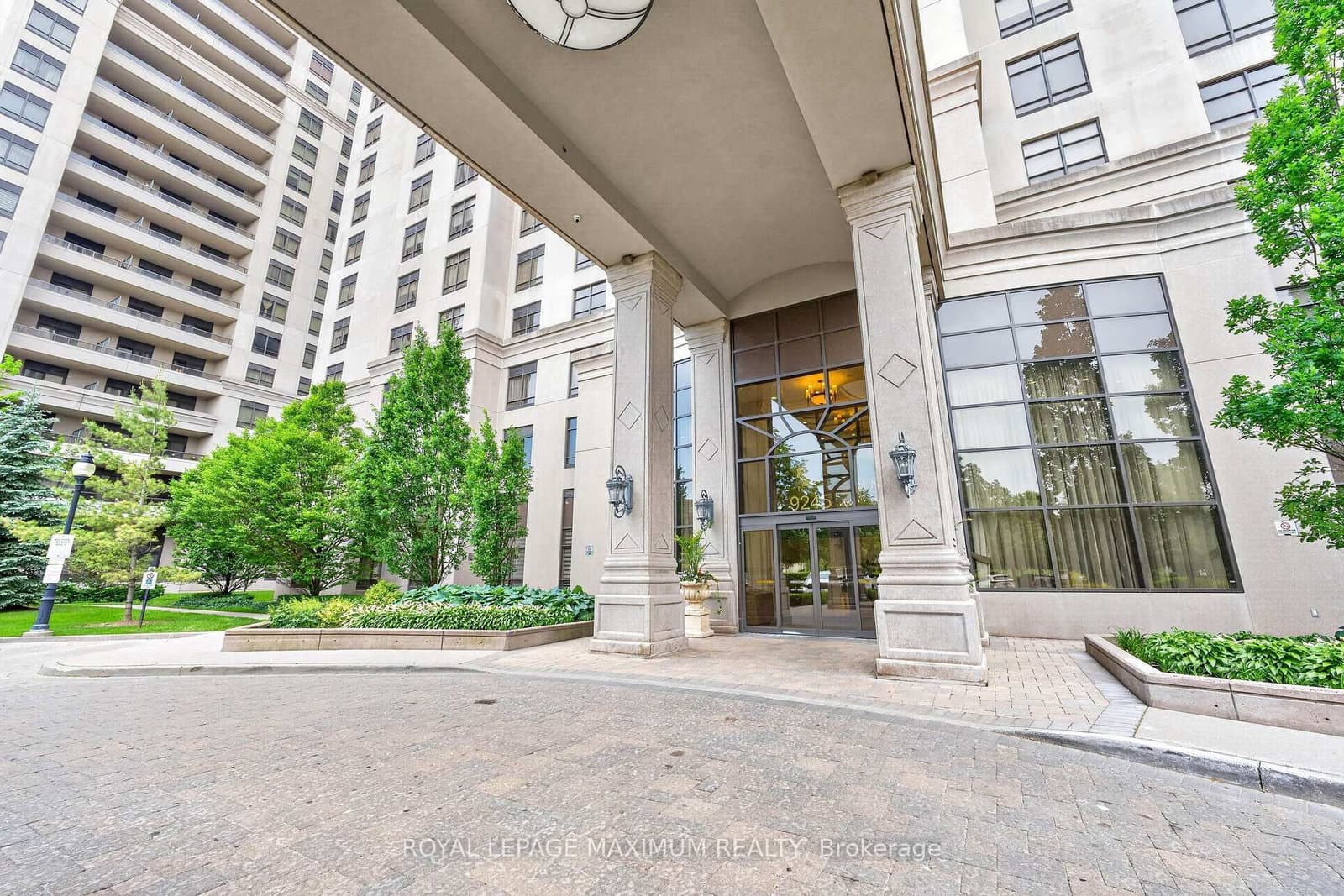 9245 Jane Street, Unit 914 thumbnail 3