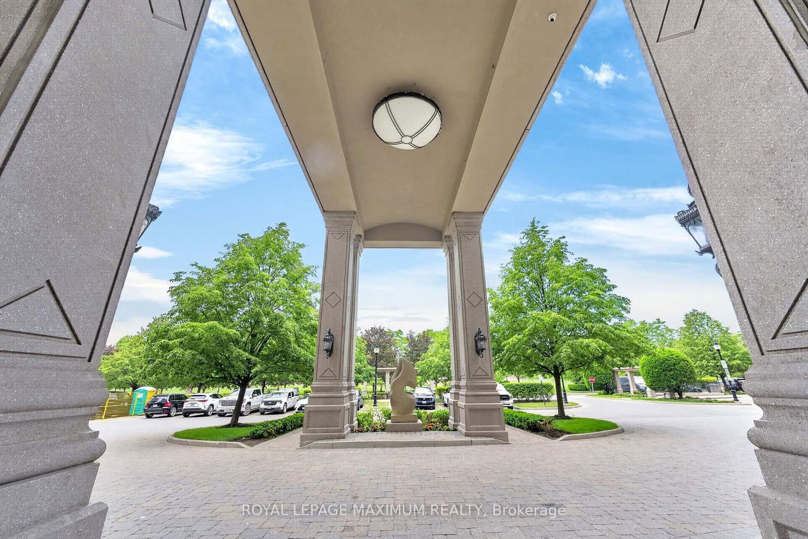 9245 Jane Street, Unit 914 thumbnail 4
