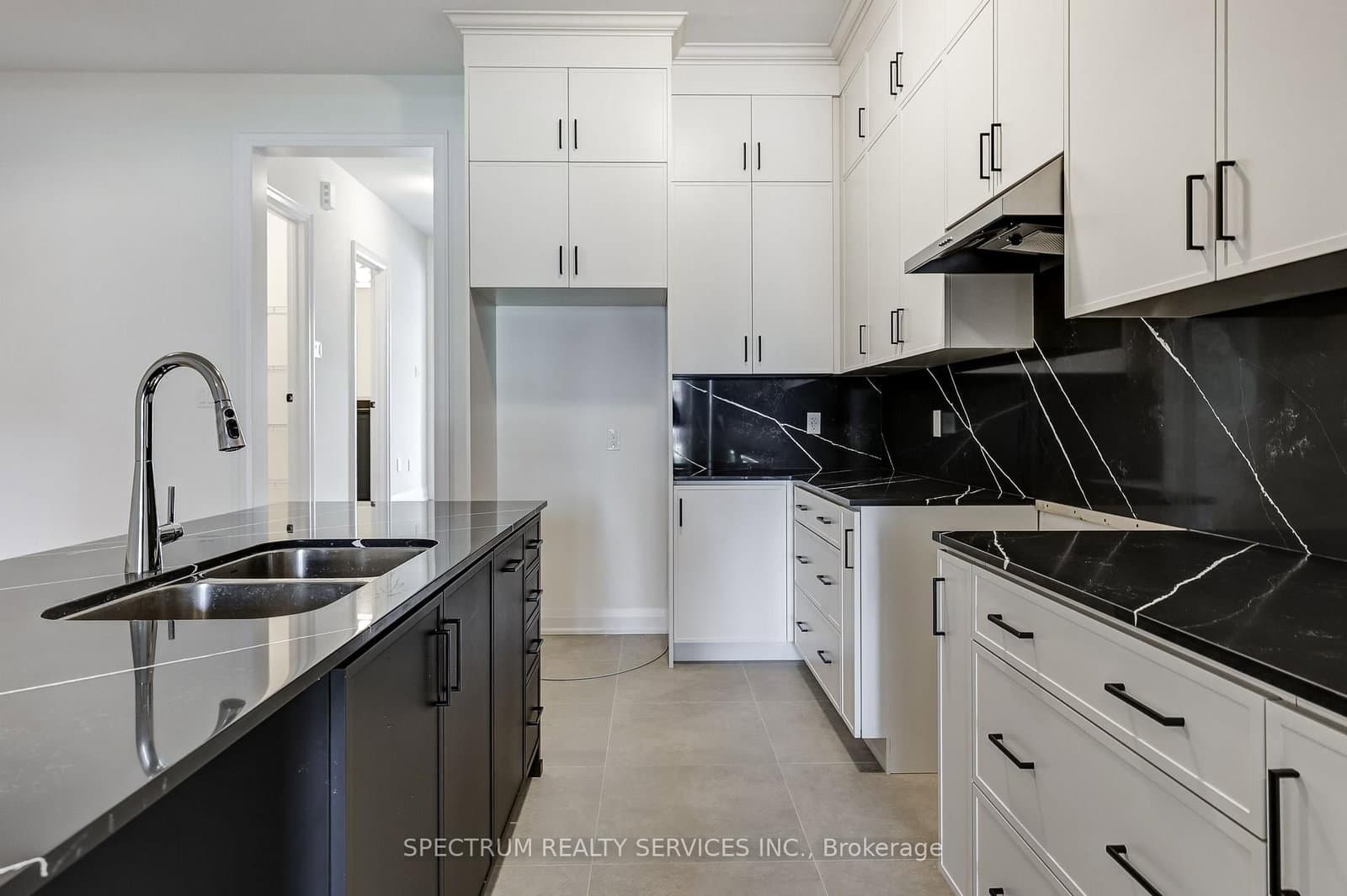 72 Adario Crescent thumbnail 10