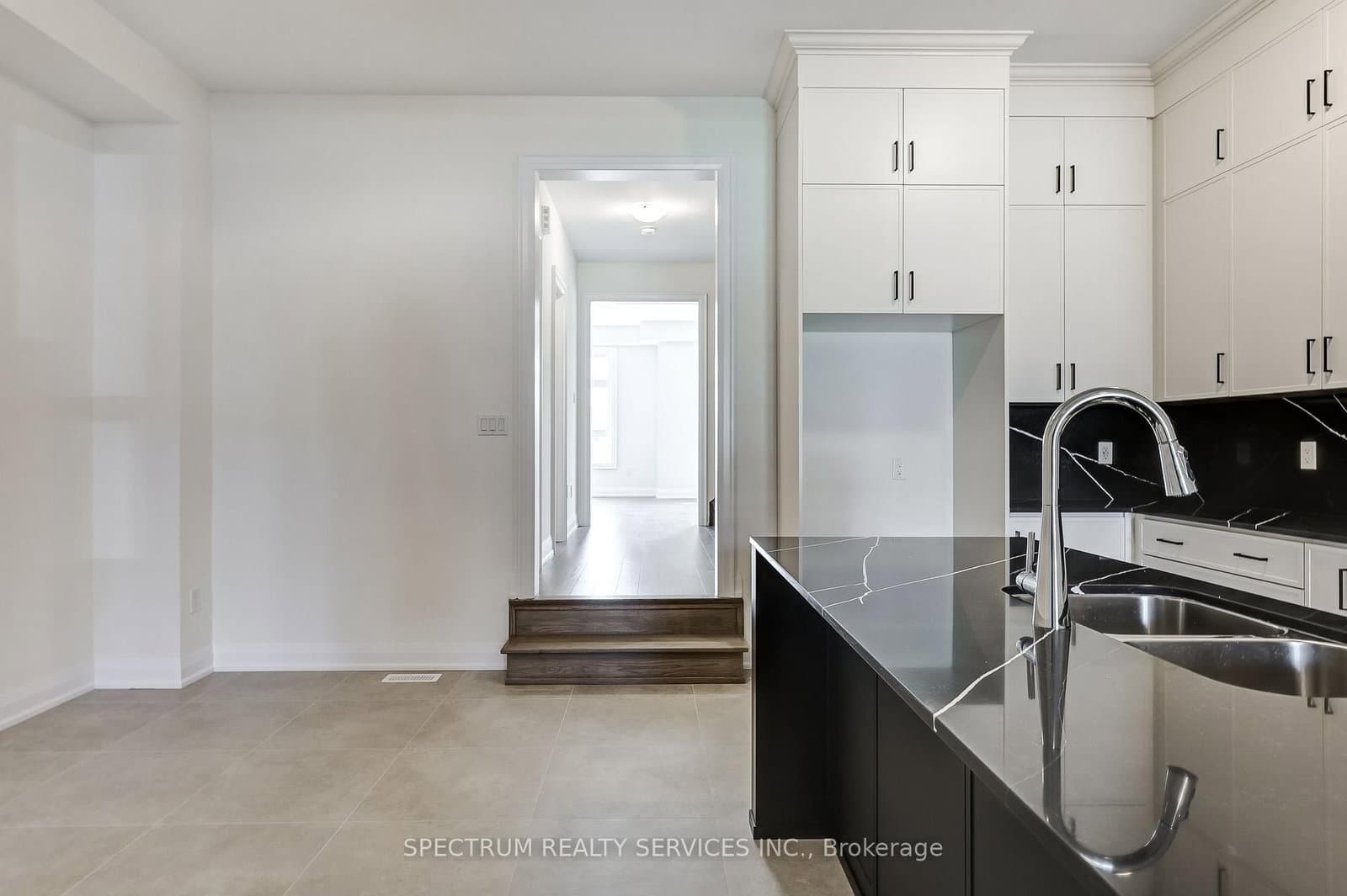 72 Adario Crescent thumbnail 13