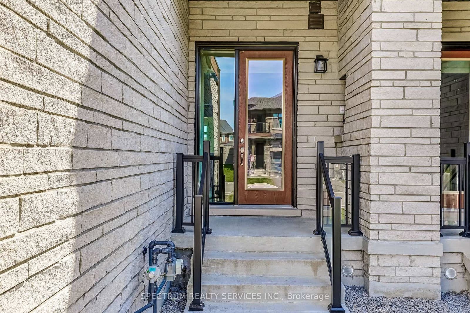 72 Adario Crescent thumbnail 4