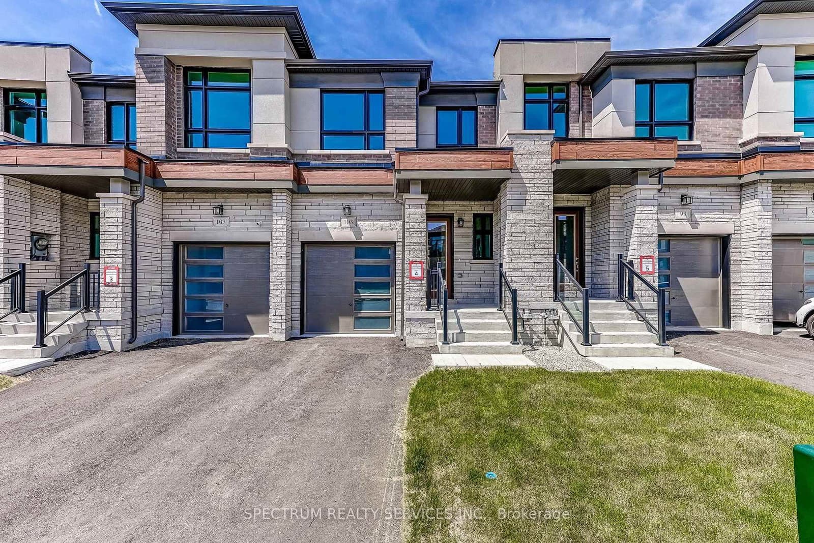 103 Adario Crescent thumbnail 2