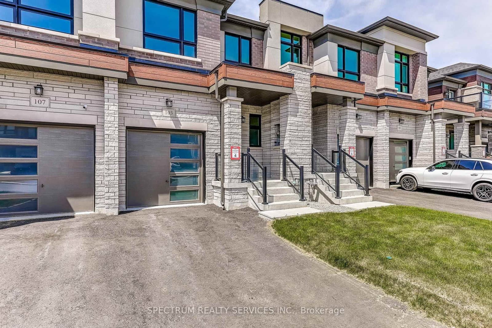 103 Adario Crescent thumbnail 4