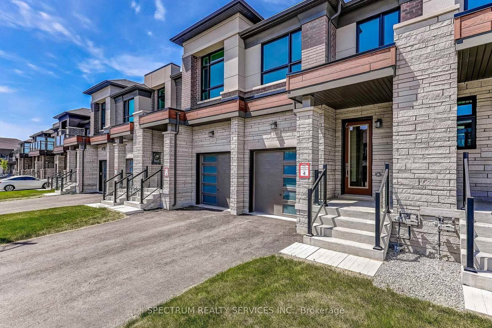103 Adario Crescent thumbnail 5