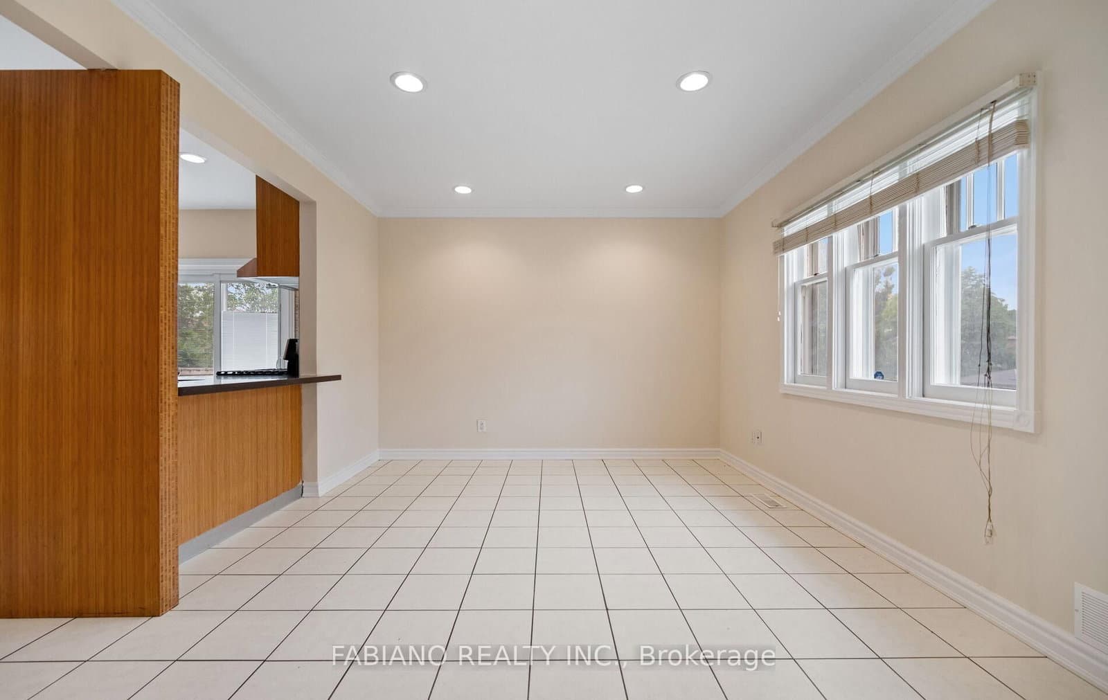 7872 - 7876 Kipling Avenue thumbnail 11