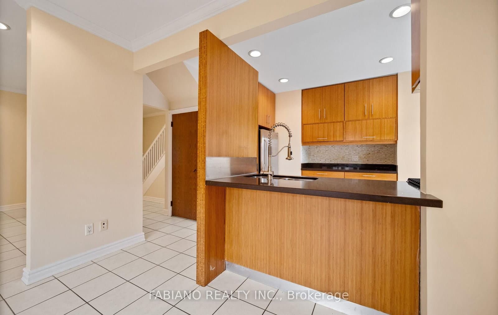 7872 - 7876 Kipling Avenue thumbnail 13