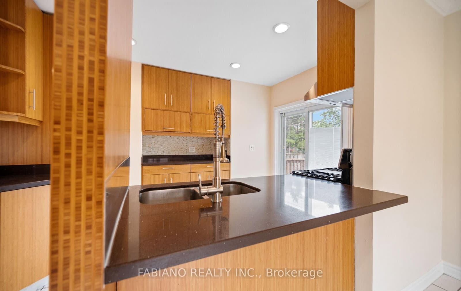 7872 - 7876 Kipling Avenue thumbnail 14