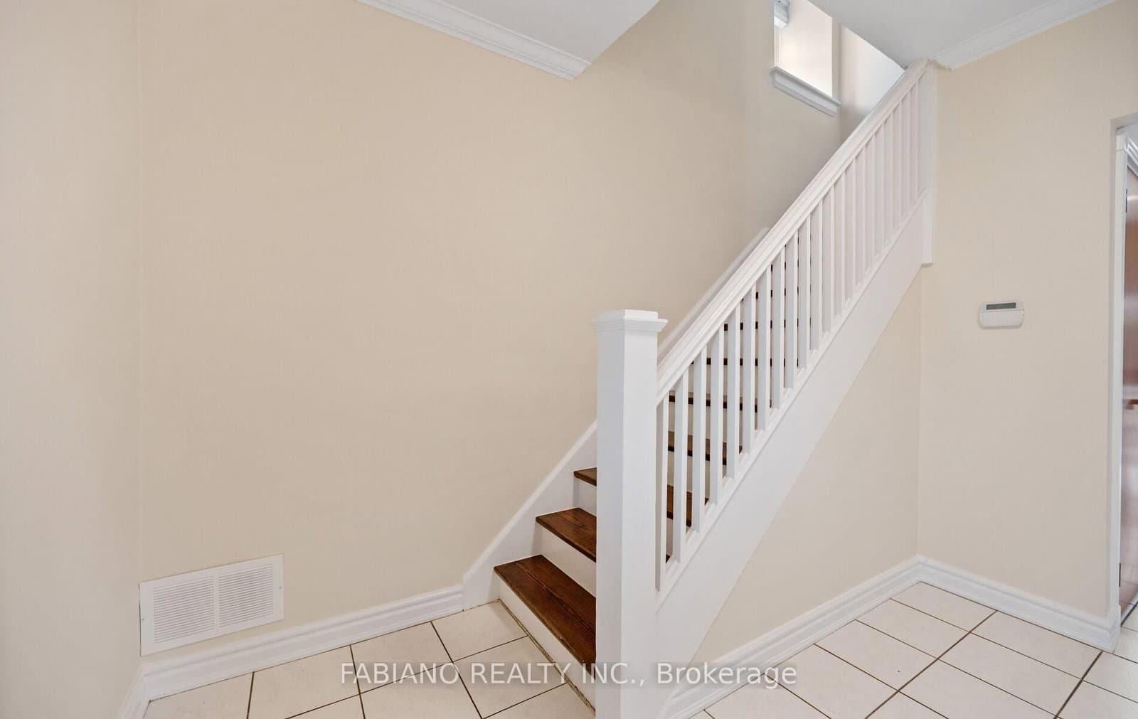 7872 - 7876 Kipling Avenue thumbnail 18
