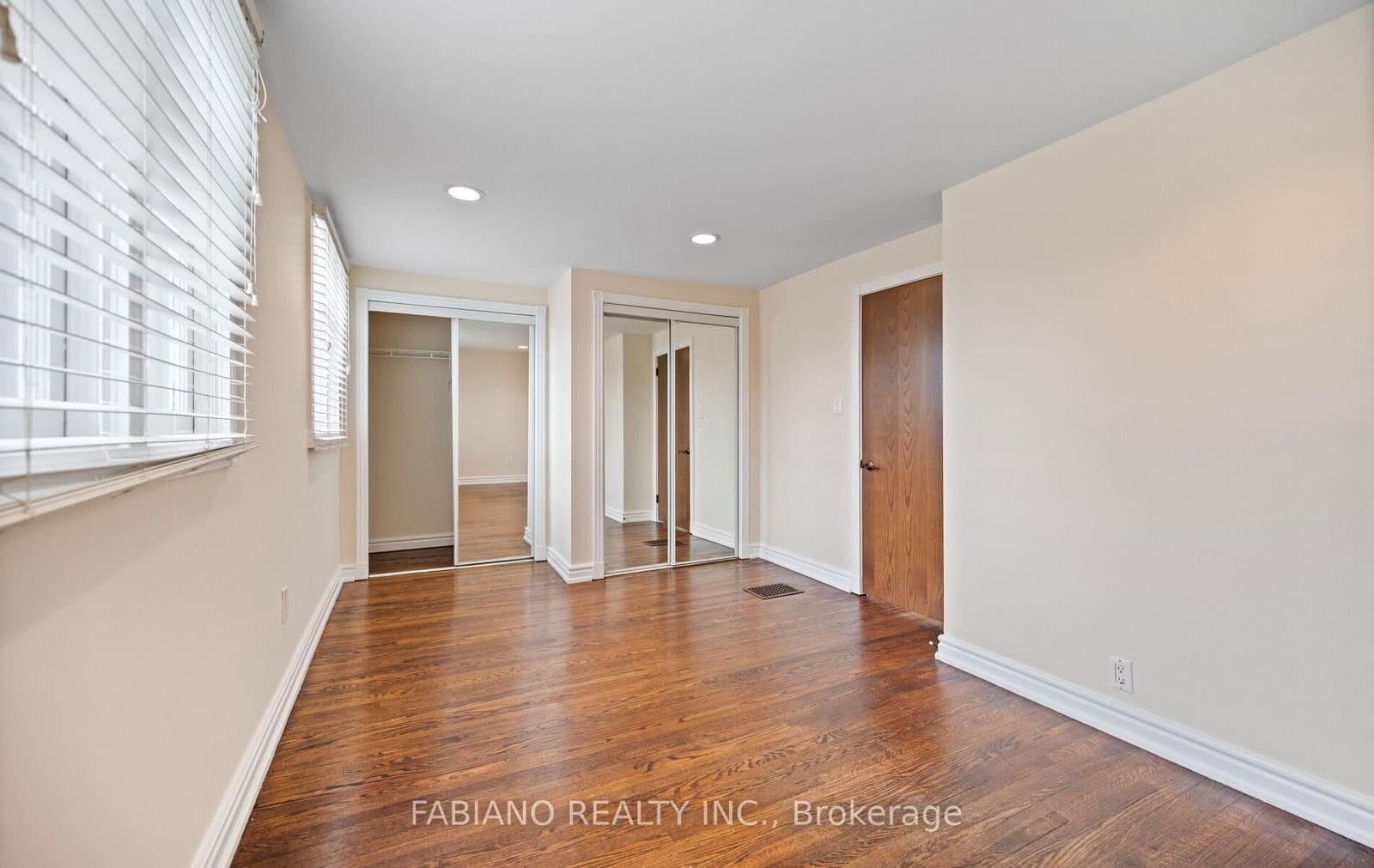 7872 - 7876 Kipling Avenue thumbnail 20