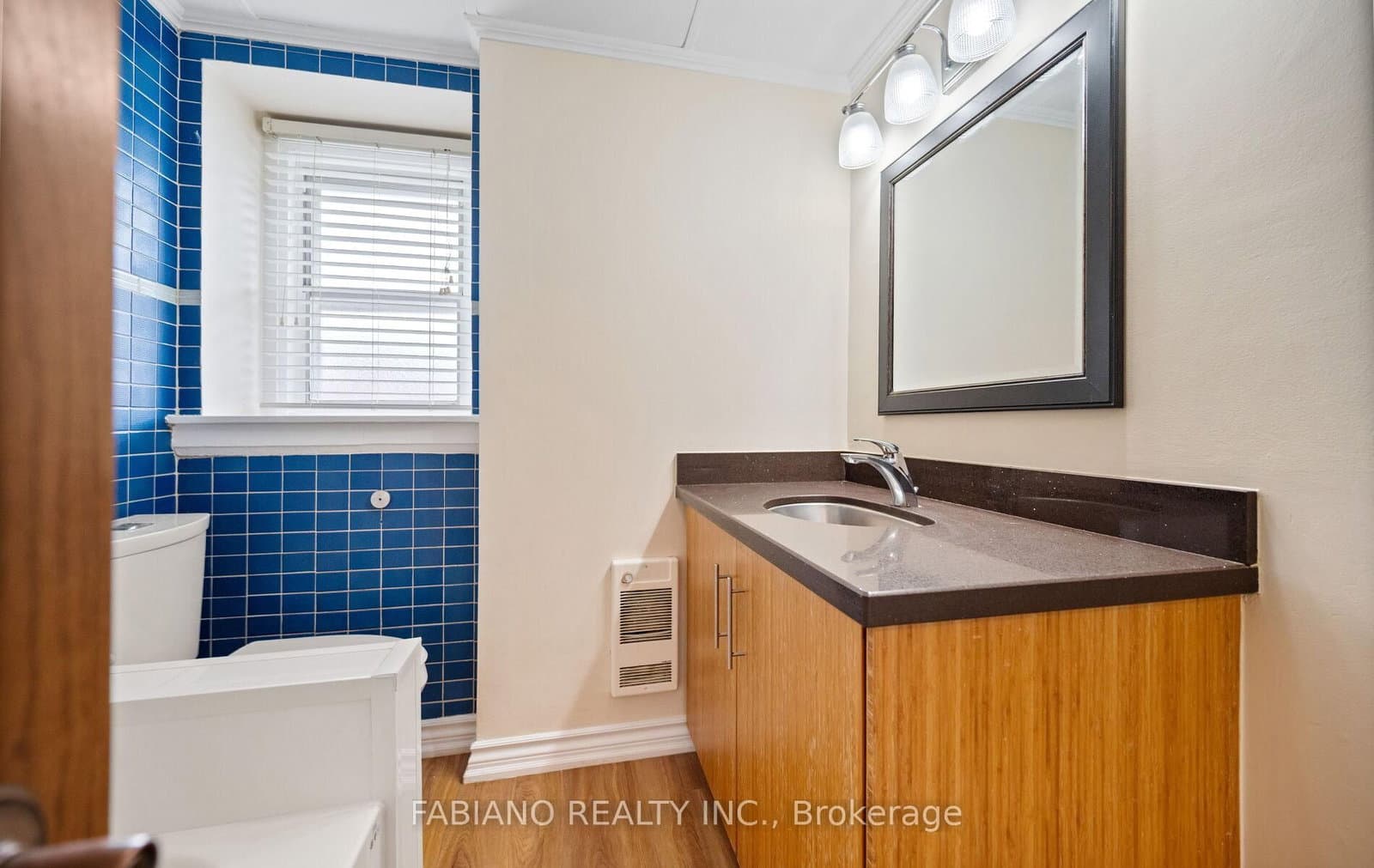 7872 - 7876 Kipling Avenue thumbnail 24
