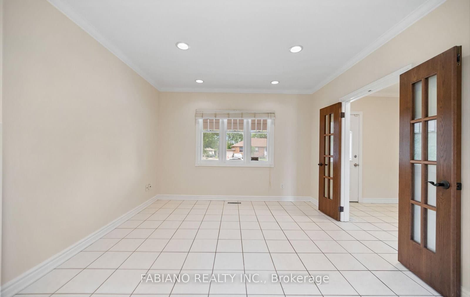 7872 - 7876 Kipling Avenue thumbnail 9