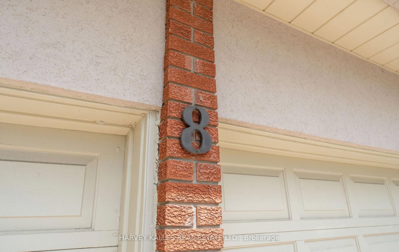 8 Granada Court thumbnail 3