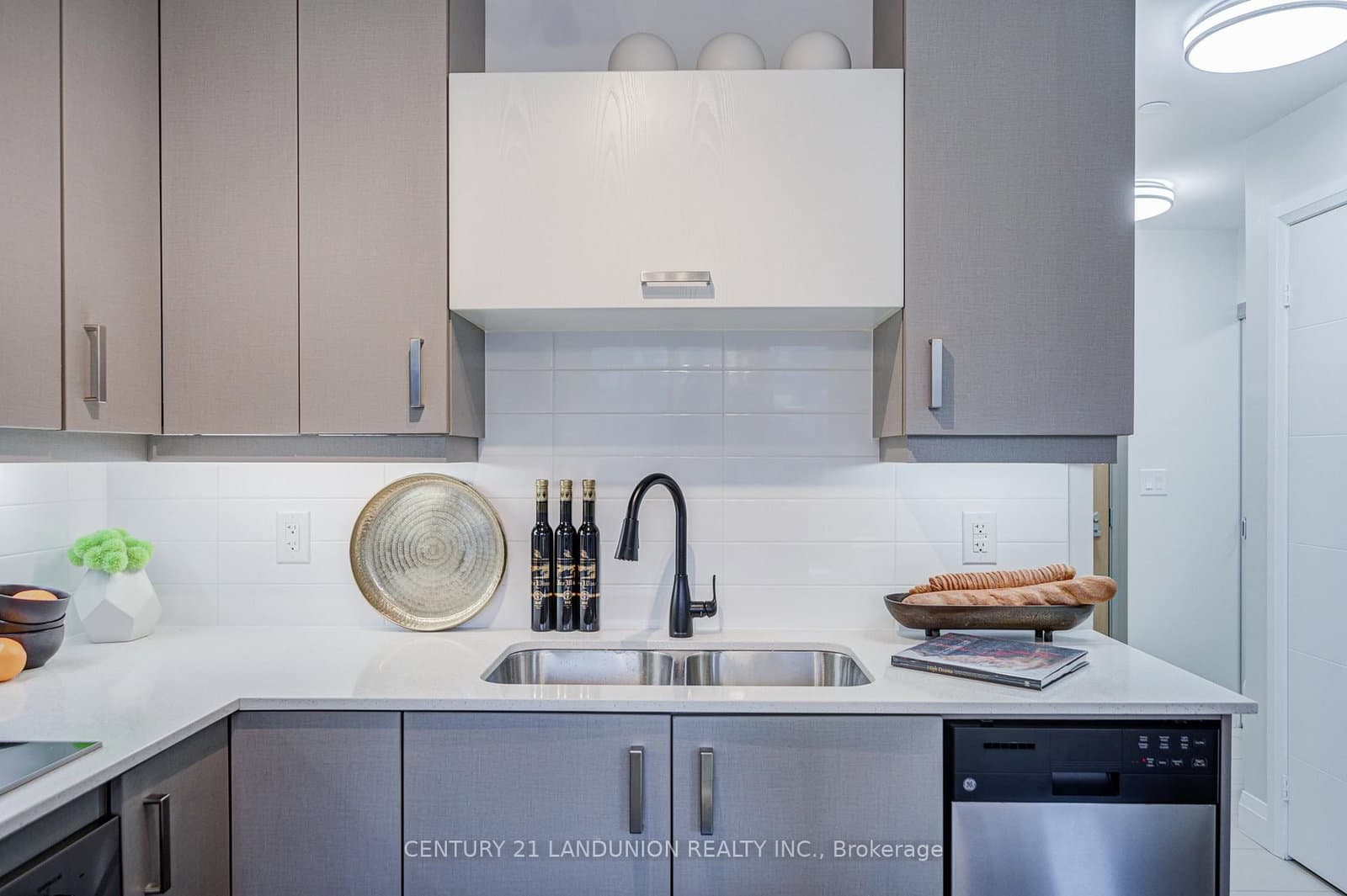 18 Uptown Drive, Unit 808 thumbnail 10