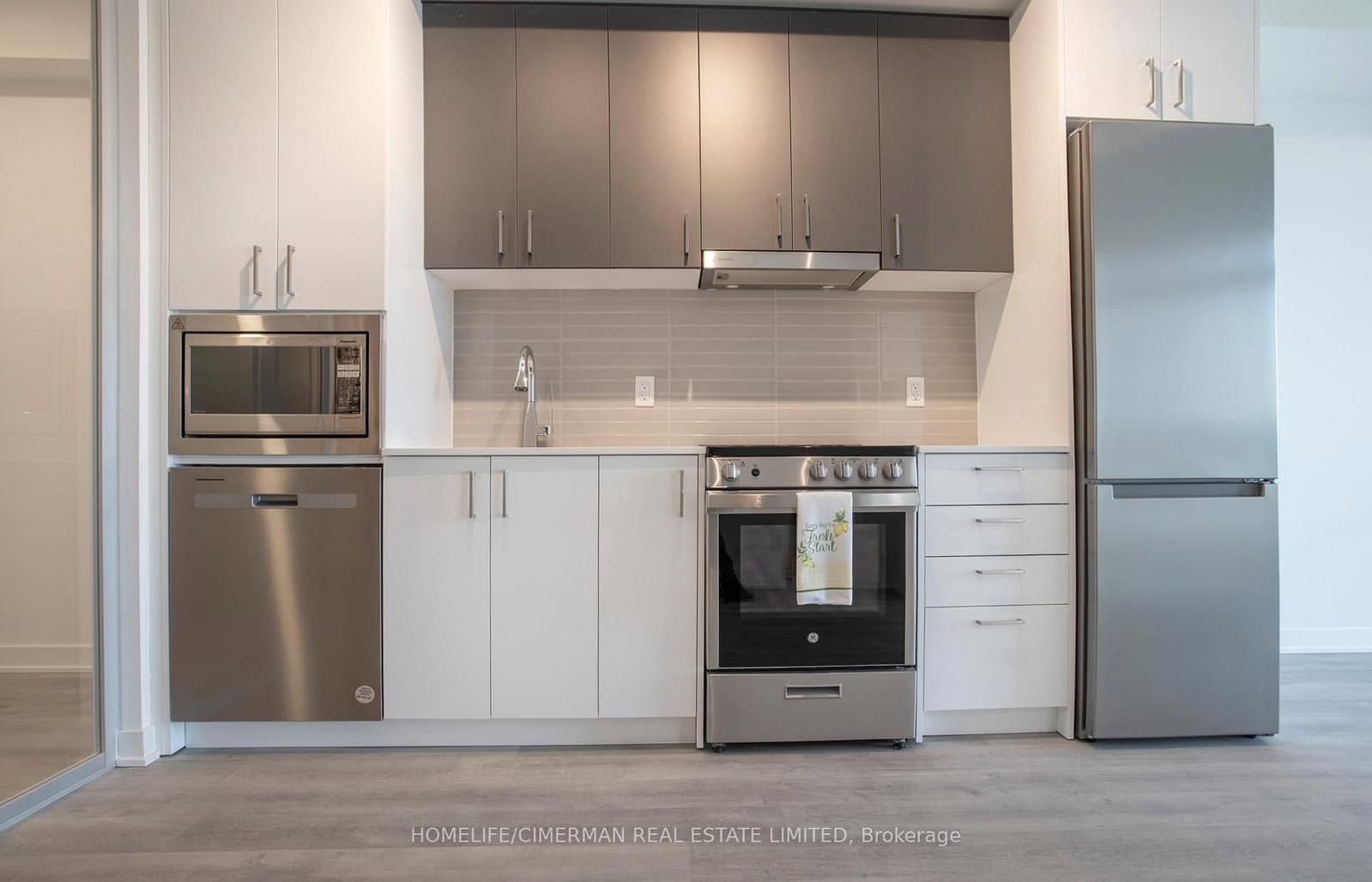30 Upper Mall Way, Unit Suite A - 2008 thumbnail 10